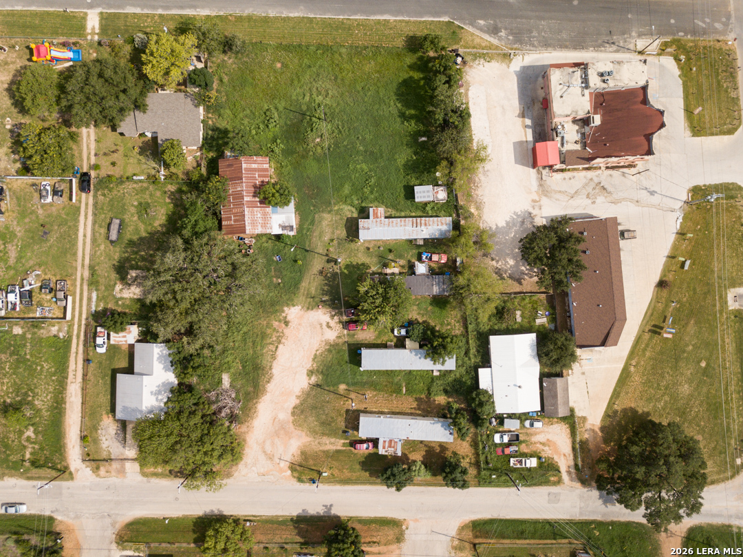 1804 Sutherland Springs Floresville TX 78114