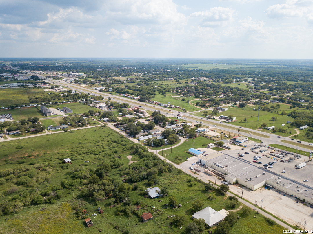 1804 Sutherland Springs Floresville TX 78114