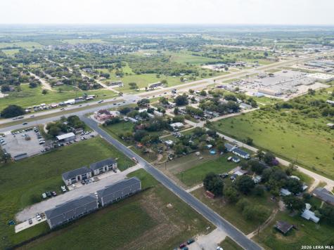 1804 Sutherland Springs Floresville TX 78114