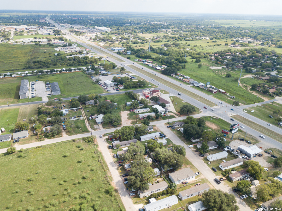 1804 Sutherland Springs Floresville TX 78114
