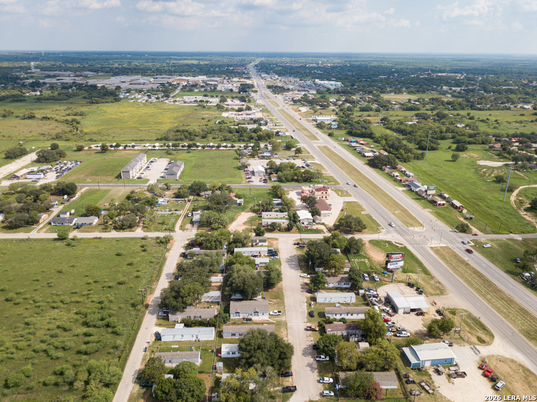 1804 Sutherland Springs Floresville TX 78114