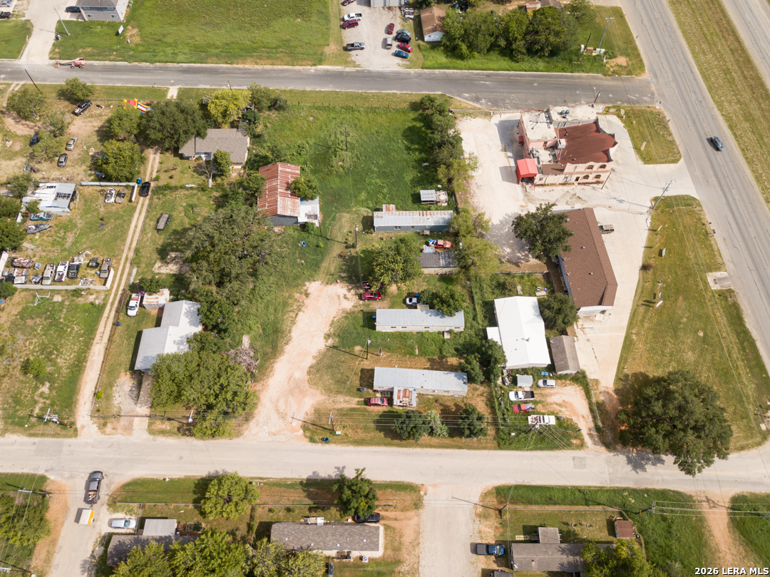 1804 Sutherland Springs Floresville TX 78114
