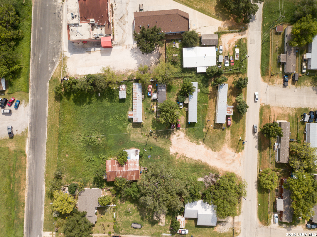 1804 Sutherland Springs Floresville TX 78114