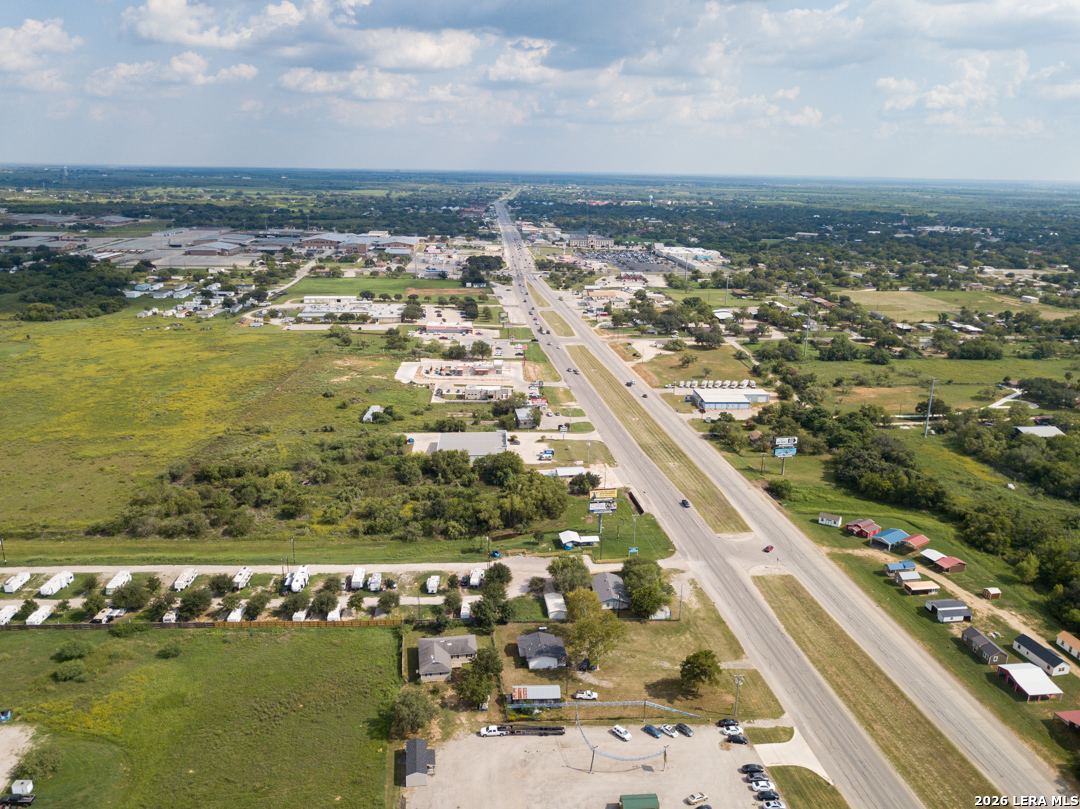 1804 Sutherland Springs Floresville TX 78114