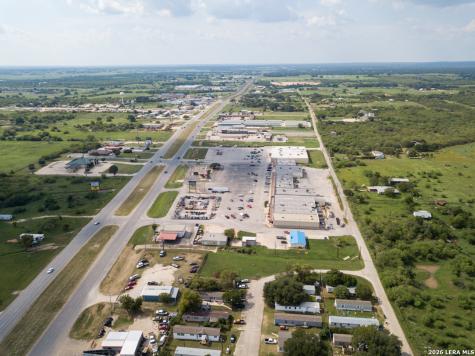 1804 Sutherland Springs Floresville TX 78114