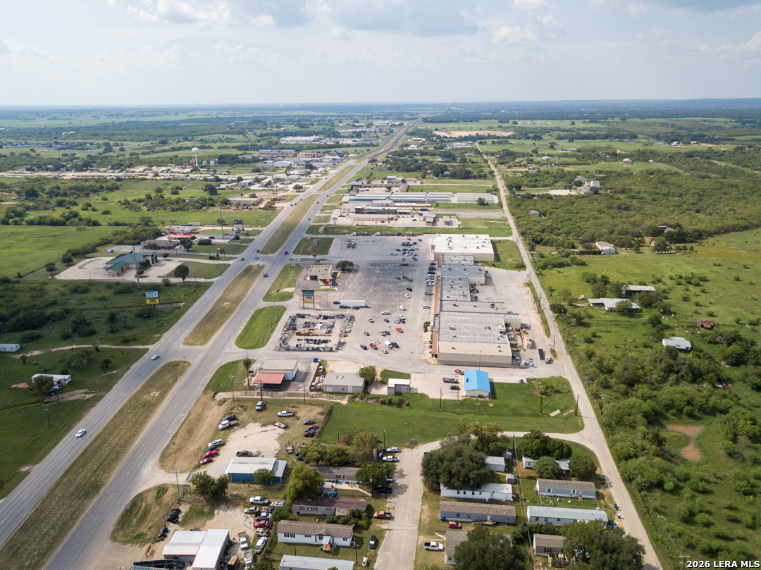 1804 Sutherland Springs Floresville TX 78114