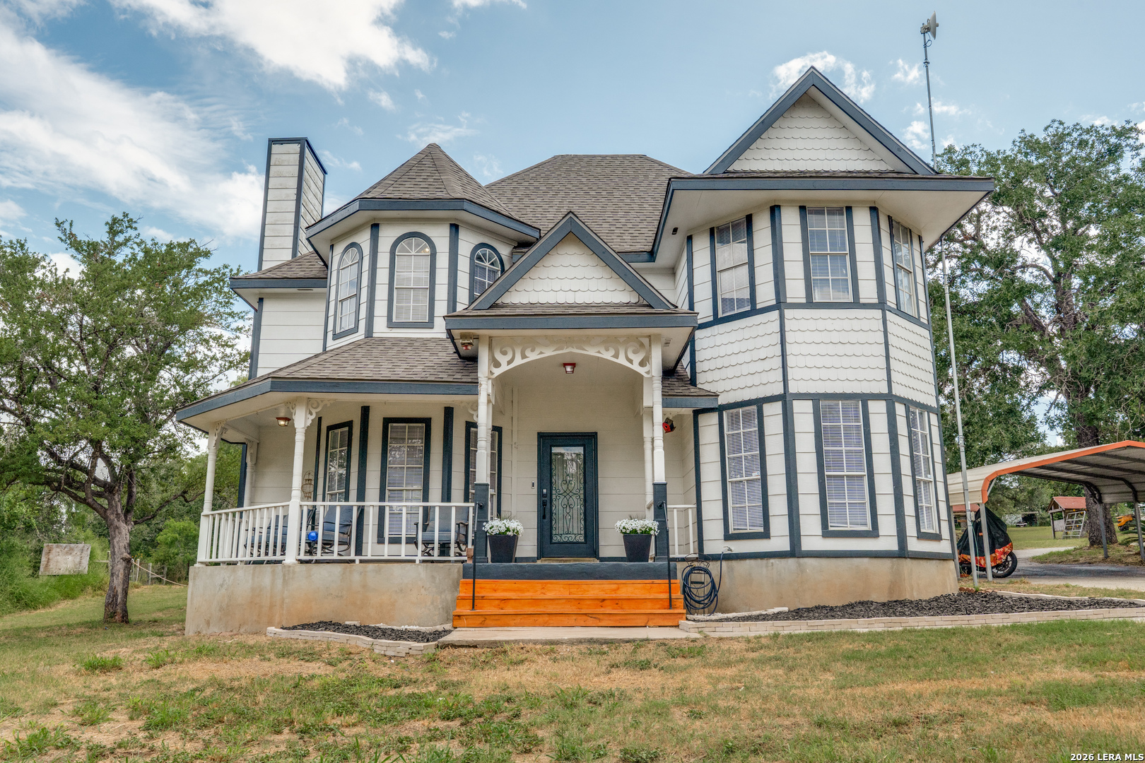 9052 Us Highway 181 N Floresville TX 78114