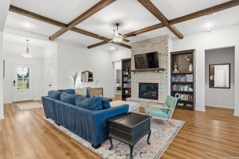 1302 Countryside Bend Fredericksburg TX 78624