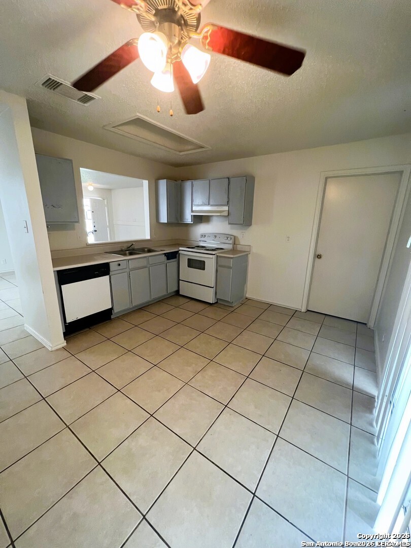 9638 Green Plains Drive San Antonio TX 78245