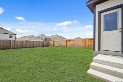8550 Catnip Pass Elmendorf TX 78112