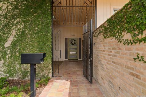 349 Mary Louise San Antonio TX 78201