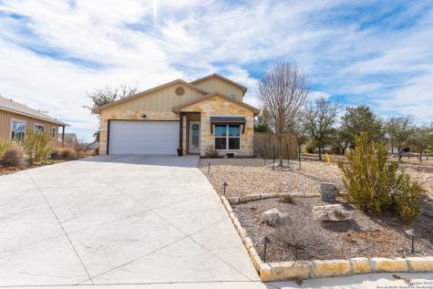 1004 Creswell Lane Kerrville TX 78028