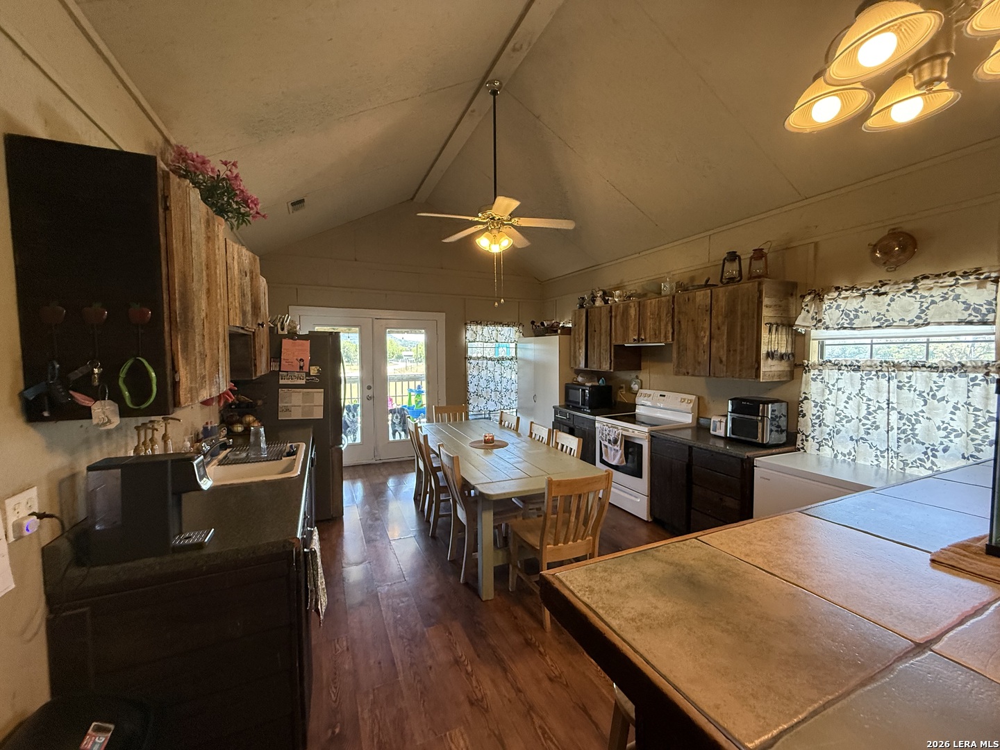 153 Park Bandera TX 78003