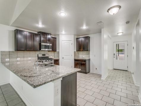 9122 Mustang Pass San Antonio TX 78254
