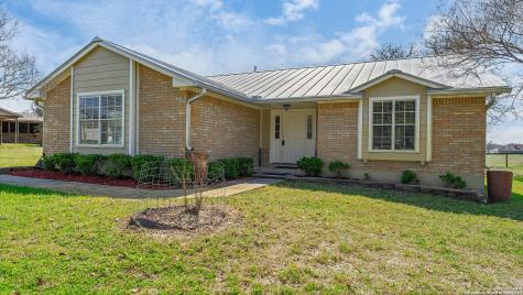 115 Sky Hawk Lane Floresville TX 78114