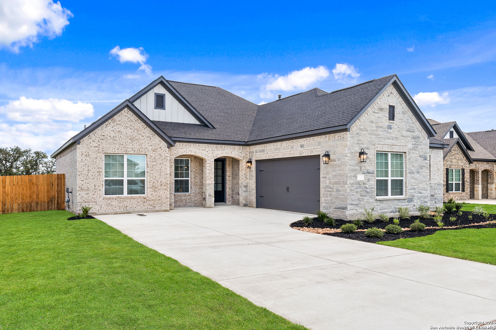 191 Azalea Alley Castroville TX 78009
