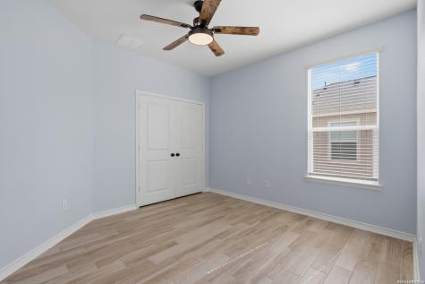 6002 Foster Bend San Antonio TX 78244