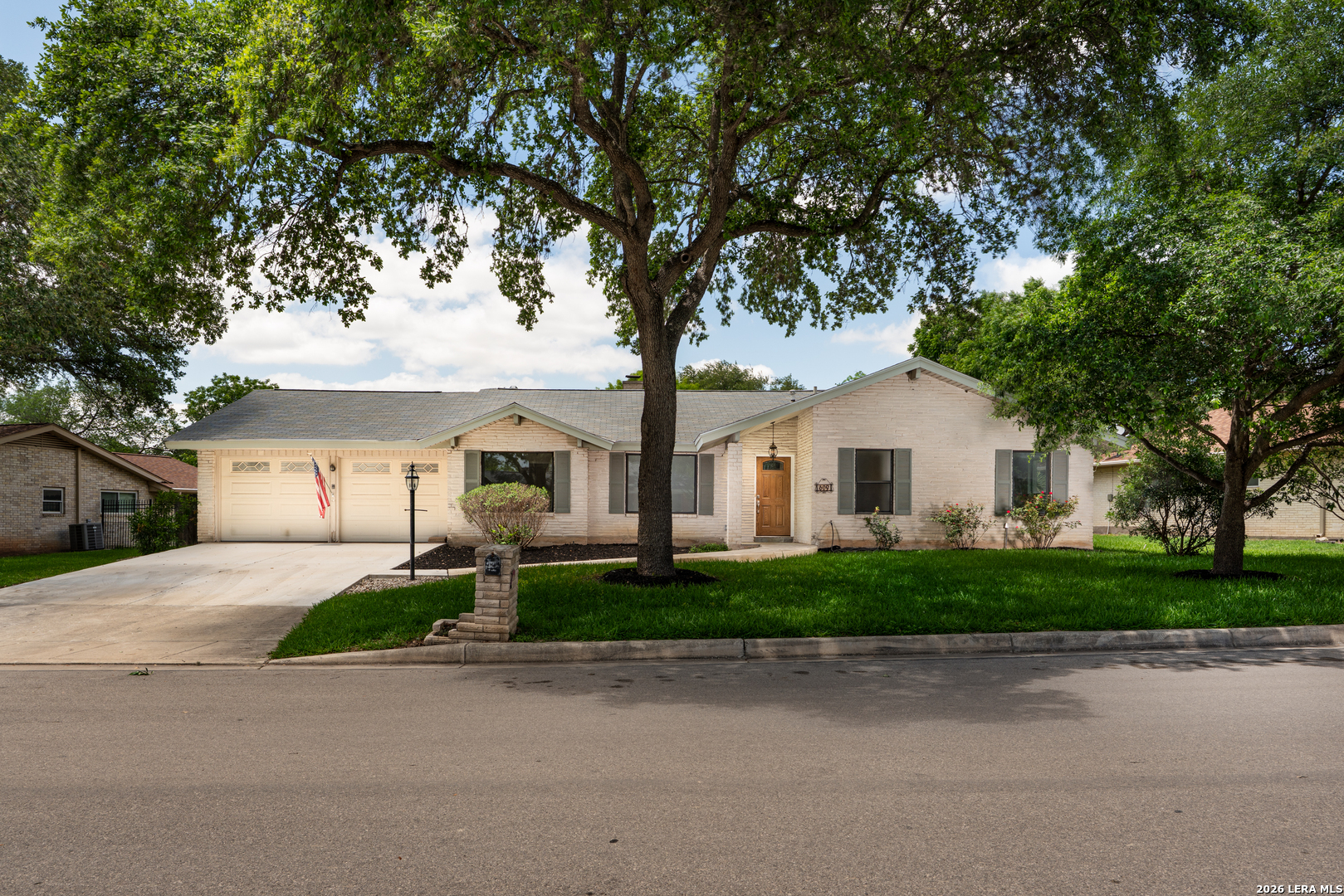 609 Moorside Windcrest TX 78239