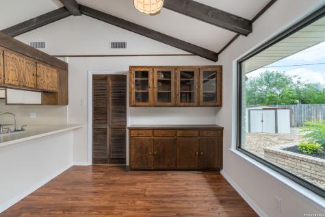 609 Moorside Windcrest TX 78239