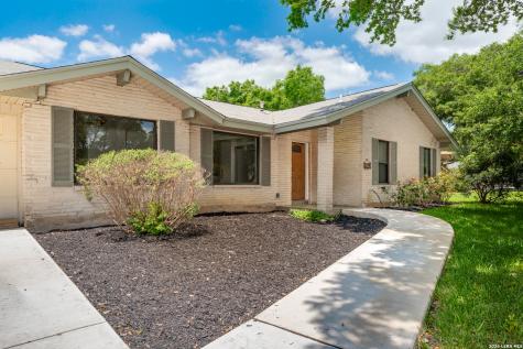 609 Moorside Windcrest TX 78239