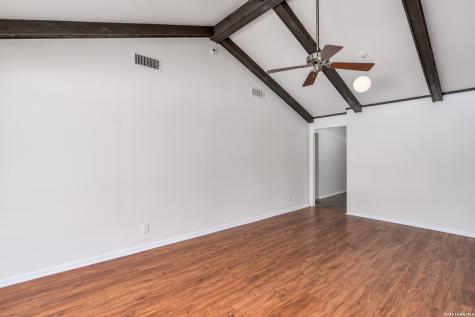609 Moorside Windcrest TX 78239