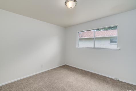 609 Moorside Windcrest TX 78239