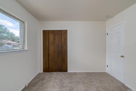 609 Moorside Windcrest TX 78239