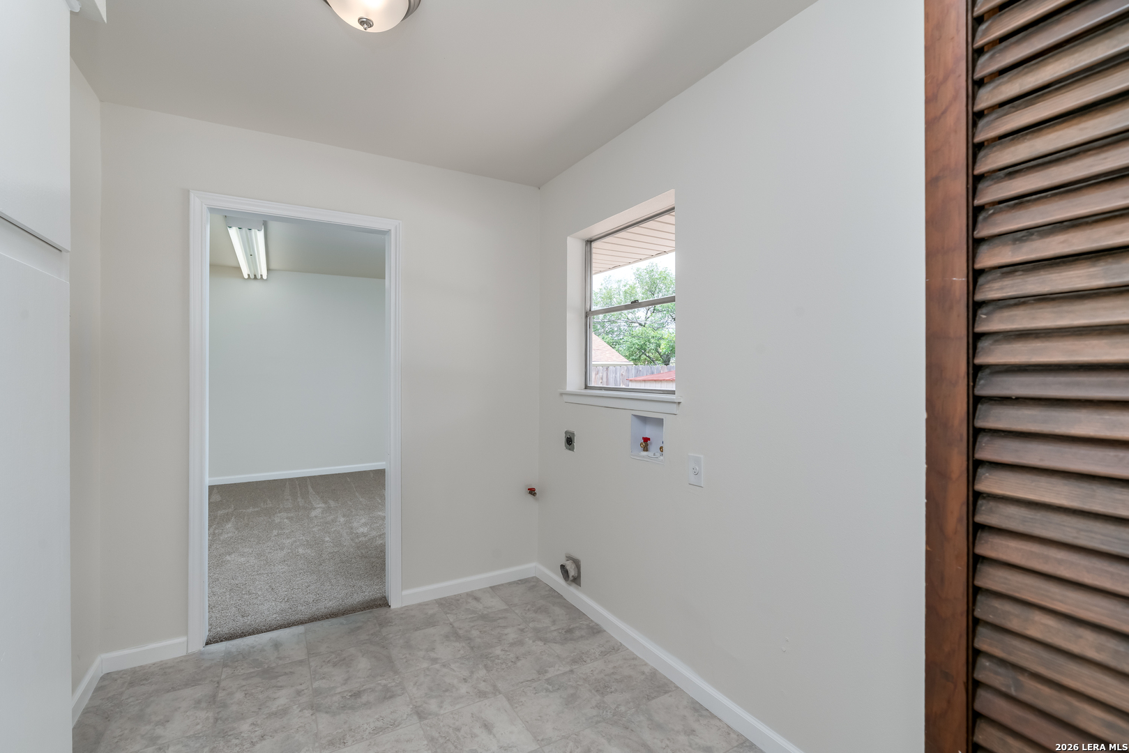 609 Moorside Windcrest TX 78239