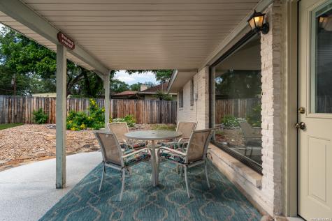 609 Moorside Windcrest TX 78239