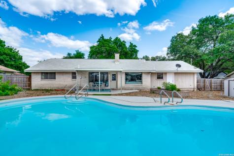 609 Moorside Windcrest TX 78239