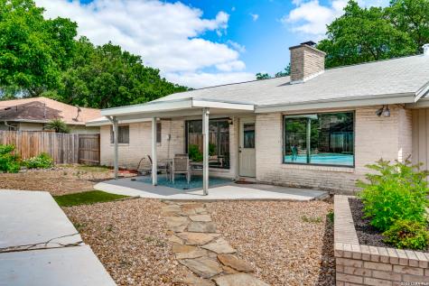 609 Moorside Windcrest TX 78239