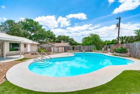 609 Moorside Windcrest TX 78239