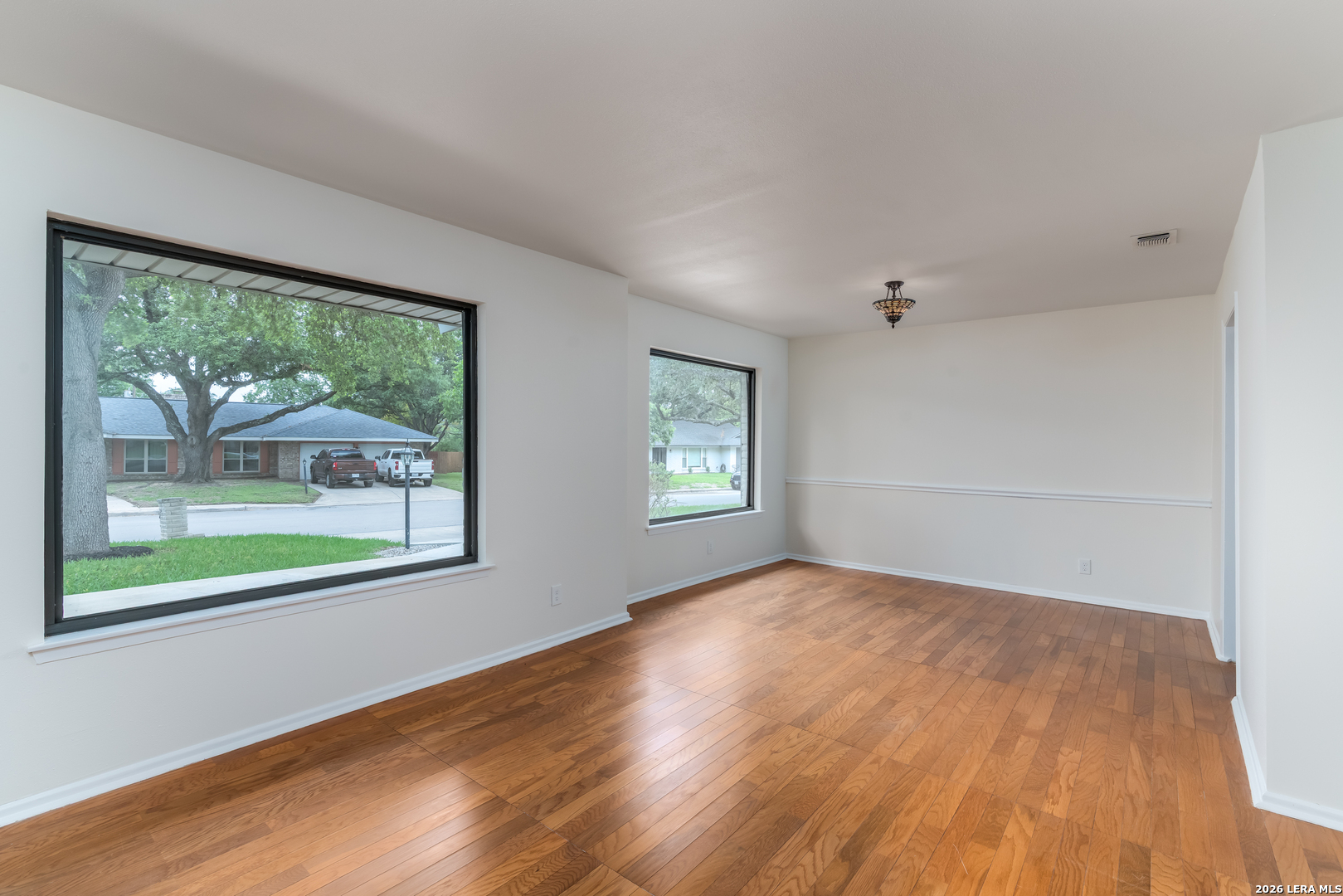 609 Moorside Windcrest TX 78239