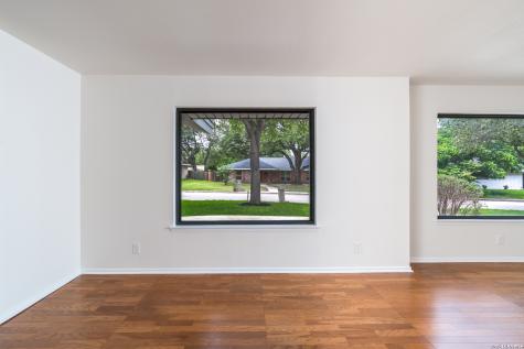 609 Moorside Windcrest TX 78239