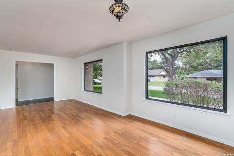 609 Moorside Windcrest TX 78239