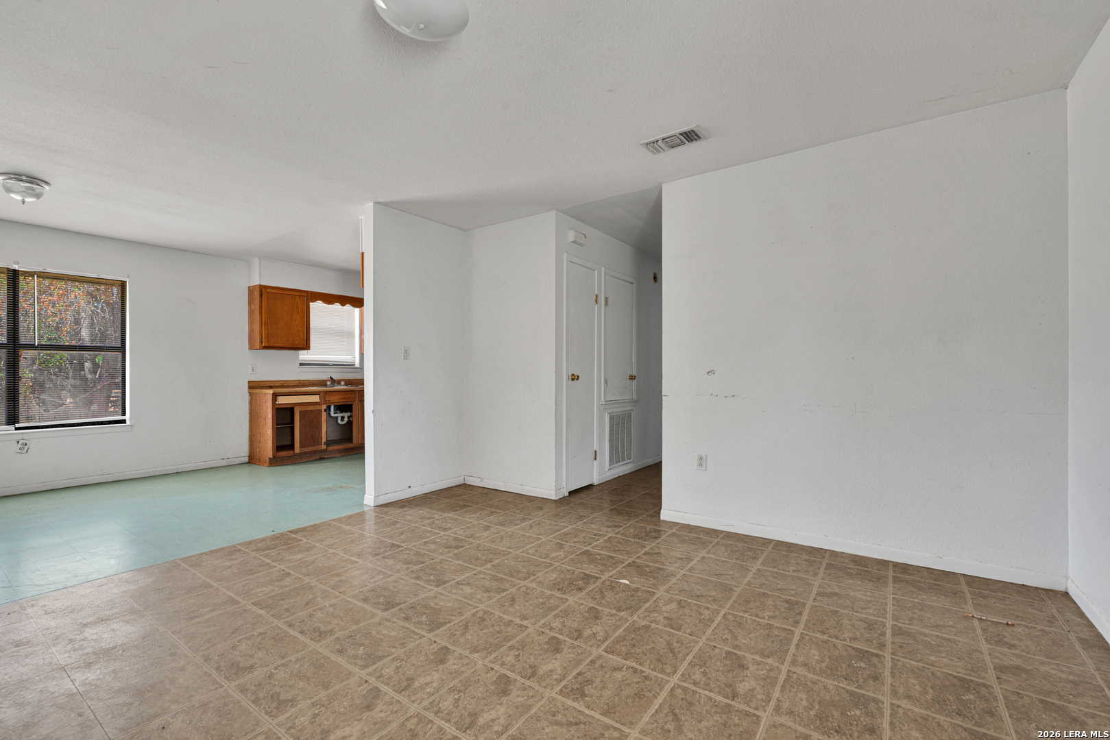 2826 Trails W Pearsall TX 78061