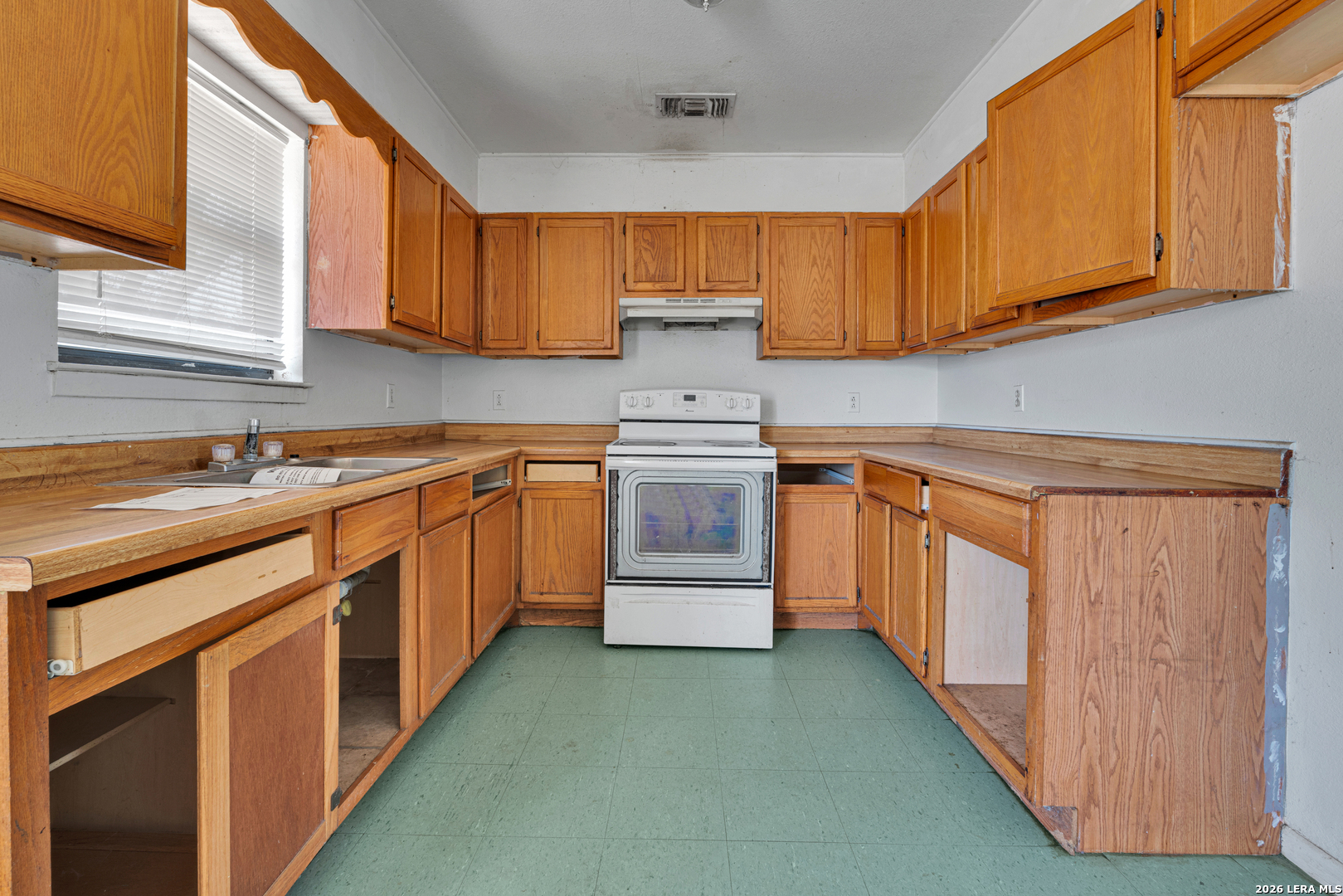 2826 Trails W Pearsall TX 78061