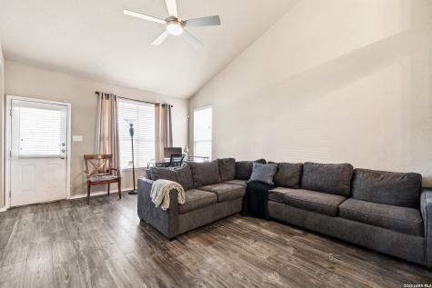 6826 Fort Bend San Antonio TX 78223