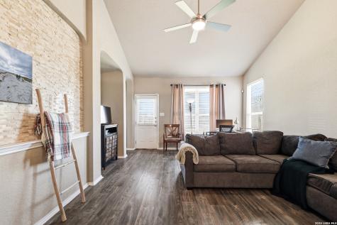 6826 Fort Bend San Antonio TX 78223