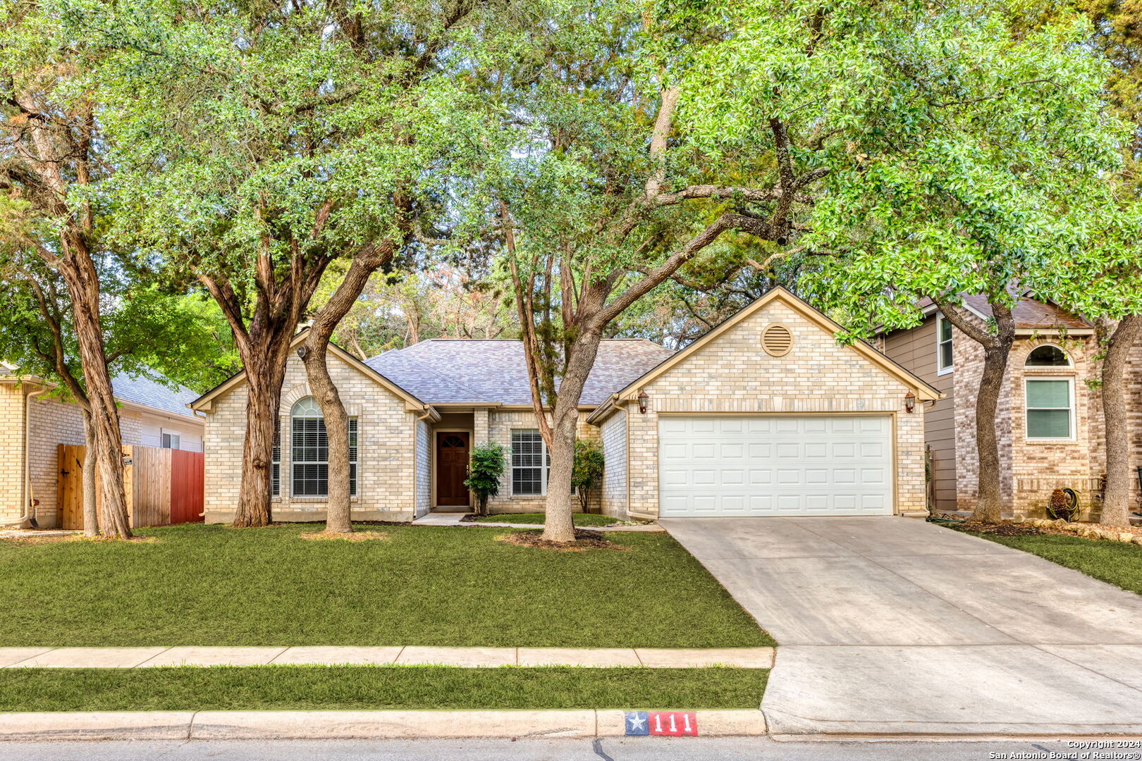 111 Baythorne Universal City TX 78148