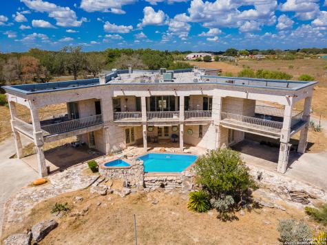 350 Ridgeview Pleasanton TX 78064