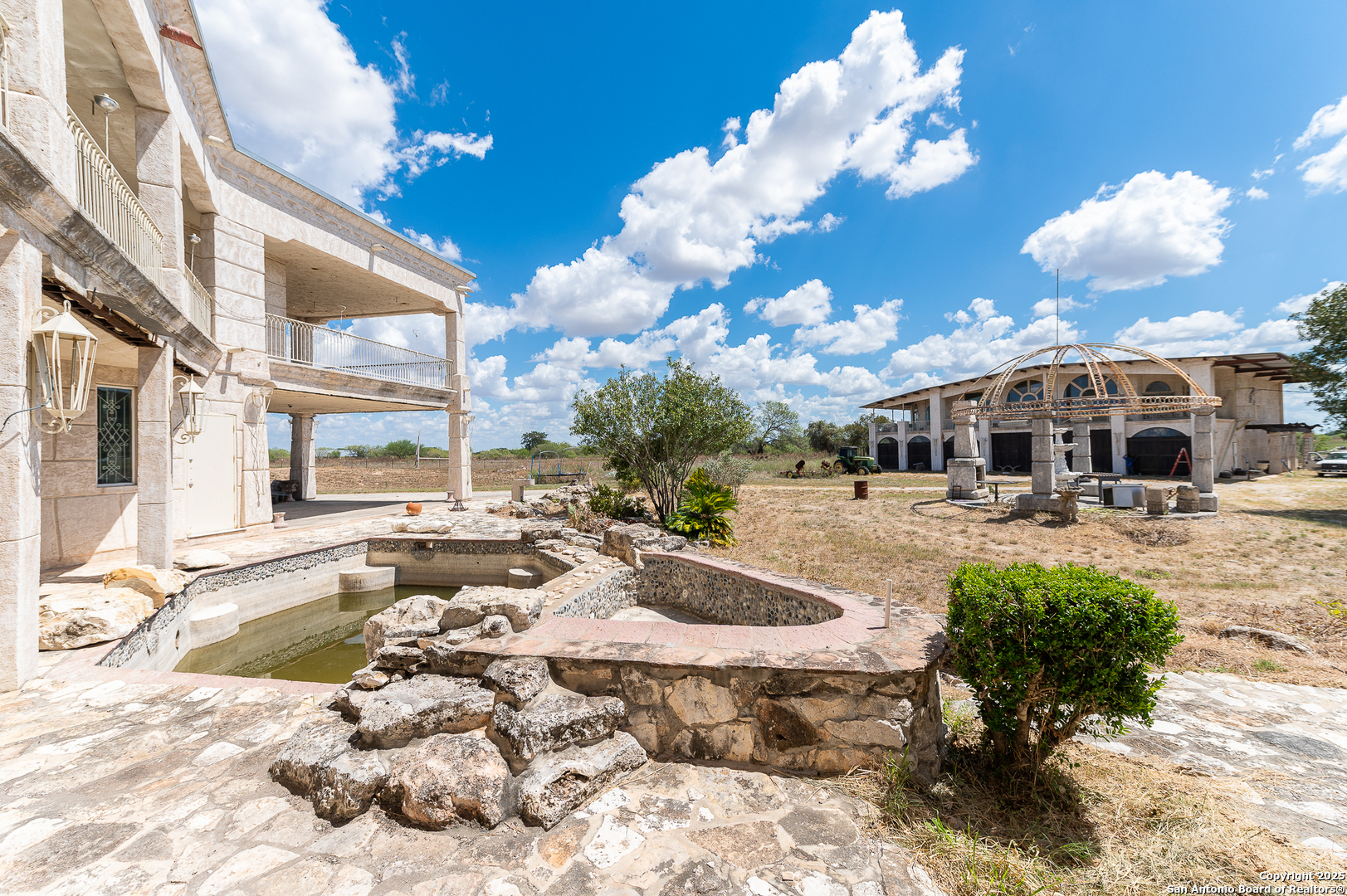350 Ridgeview Pleasanton TX 78064