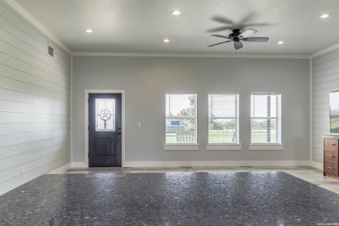 118 Pr 6190 Falls City TX 78117