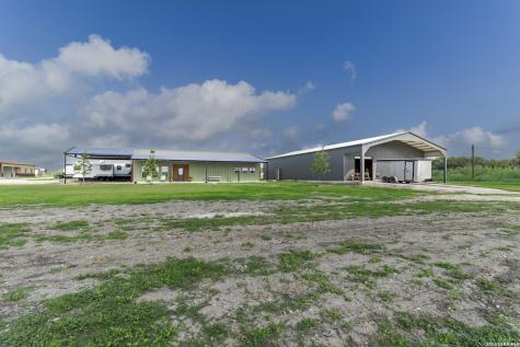 118 Pr 6190 Falls City TX 78117