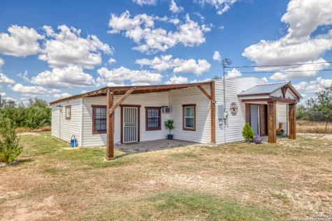 152 John Ayers Carrizo Springs TX 78834