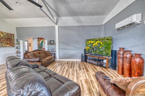 152 John Ayers Carrizo Springs TX 78834