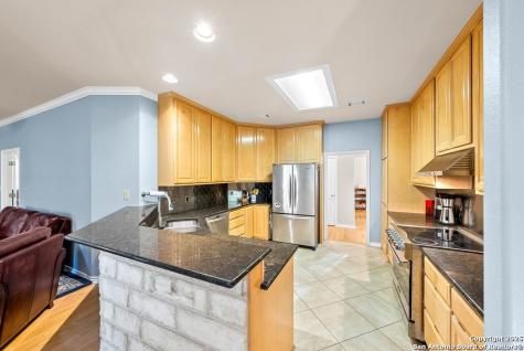 100 Glen Lakes Court W Ingram TX 78025