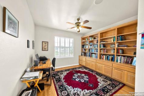 100 Glen Lakes Court W Ingram TX 78025