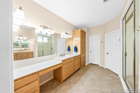 100 Glen Lakes Court W Ingram TX 78025
