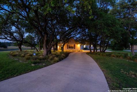 100 Glen Lakes Court W Ingram TX 78025